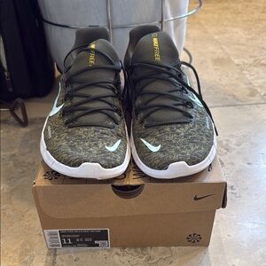 Nike Free RN 5.0 Olive and White Sneakers